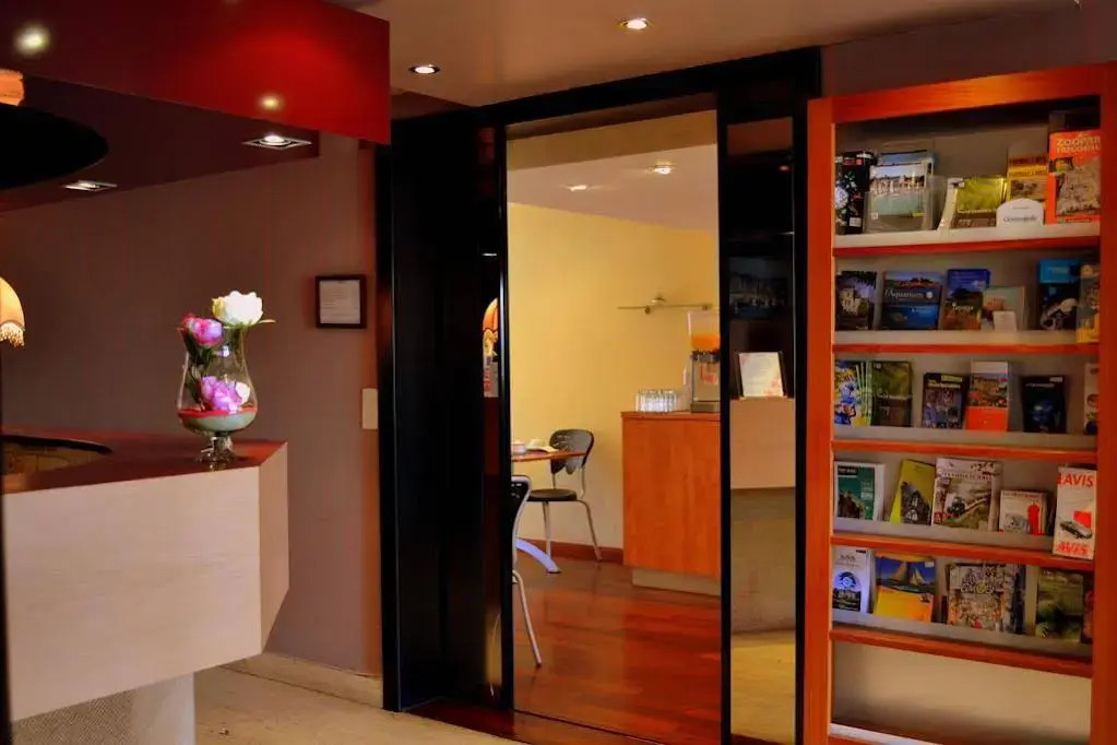 Louis Hotel