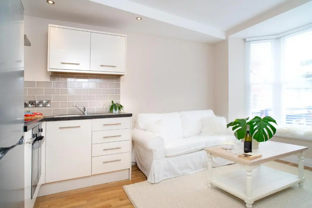 1 Lisburne House