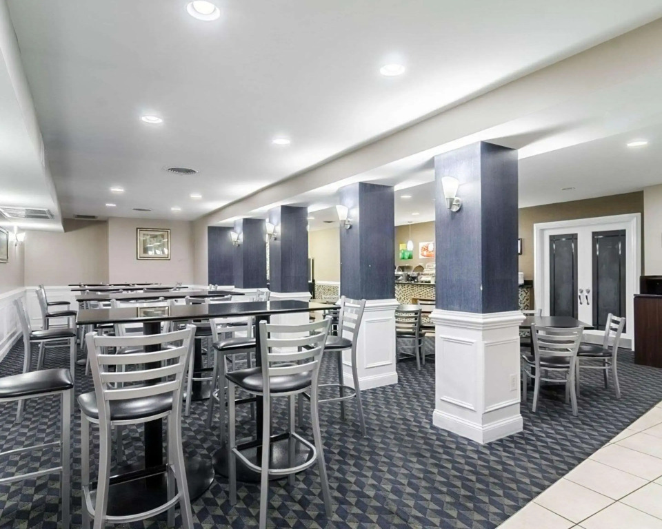 Rodeway Inn & Suites Williamsburg Central