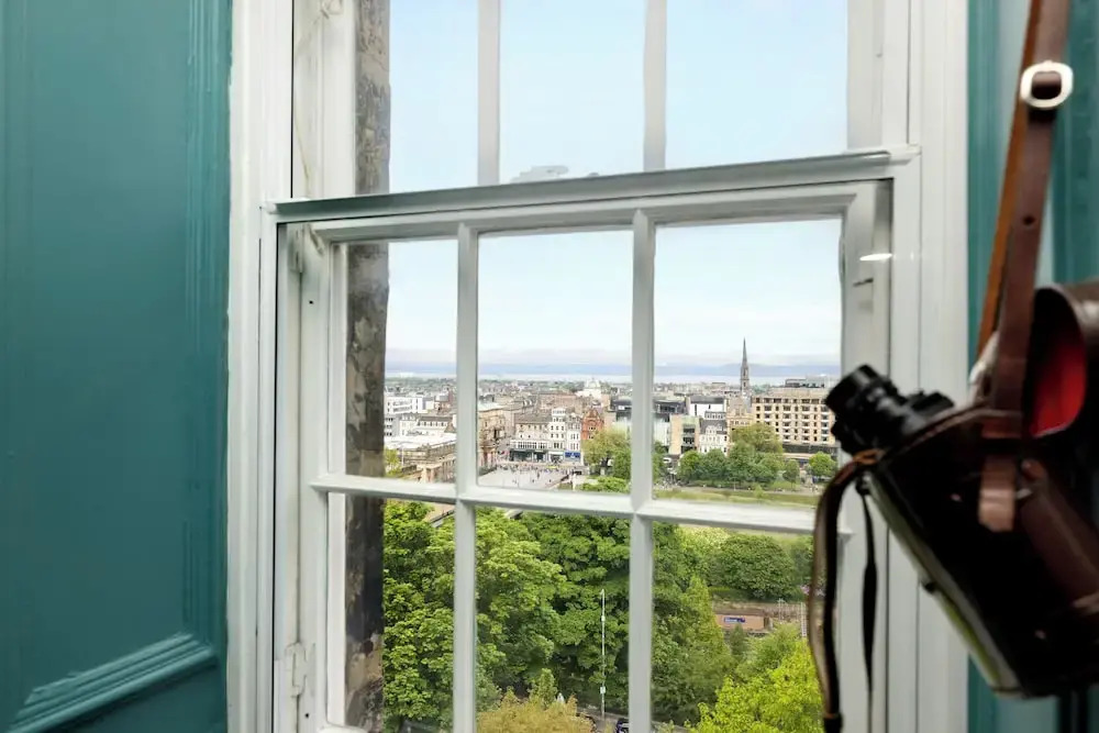 JOIVY Eclectic & Design Led 3Br Apt Near Edinburgh Castle