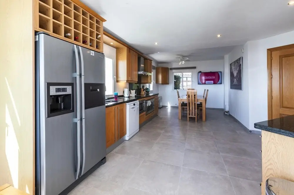 5BR 4BA Villa Romano With Panoramic Sea and Golf Views in Elviria, Marbella