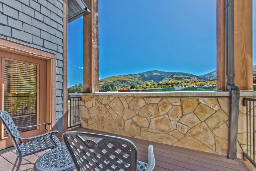 Silverado Lodge One Bedroom plus Loft by Canyons Village Rentals 223B