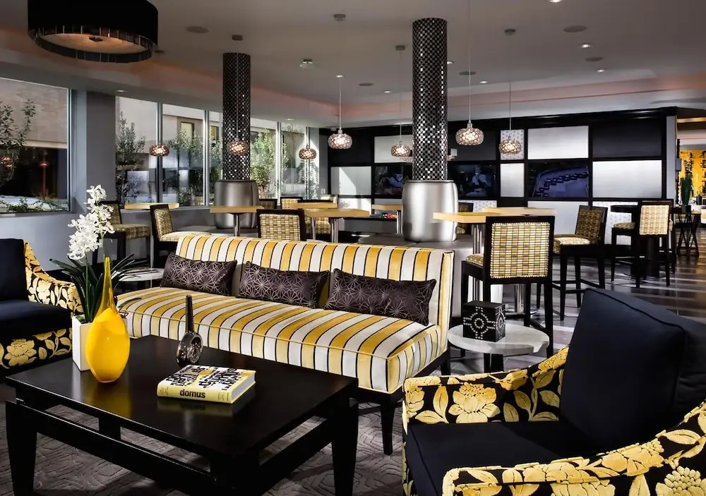 Hollywood Walk of Fame Apartments