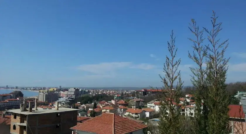 Nadia Guest House
