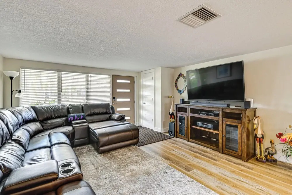 Swim, Fish & Relax: Port Richey Gem w/ Yard!