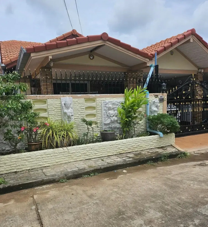 Room in Guest Room - Stunning Home Great Location