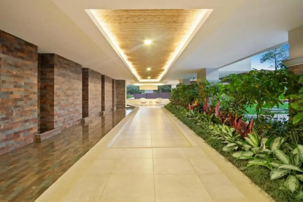 Tropical Luxury 2Bdr condo - Pool view - At the Beach