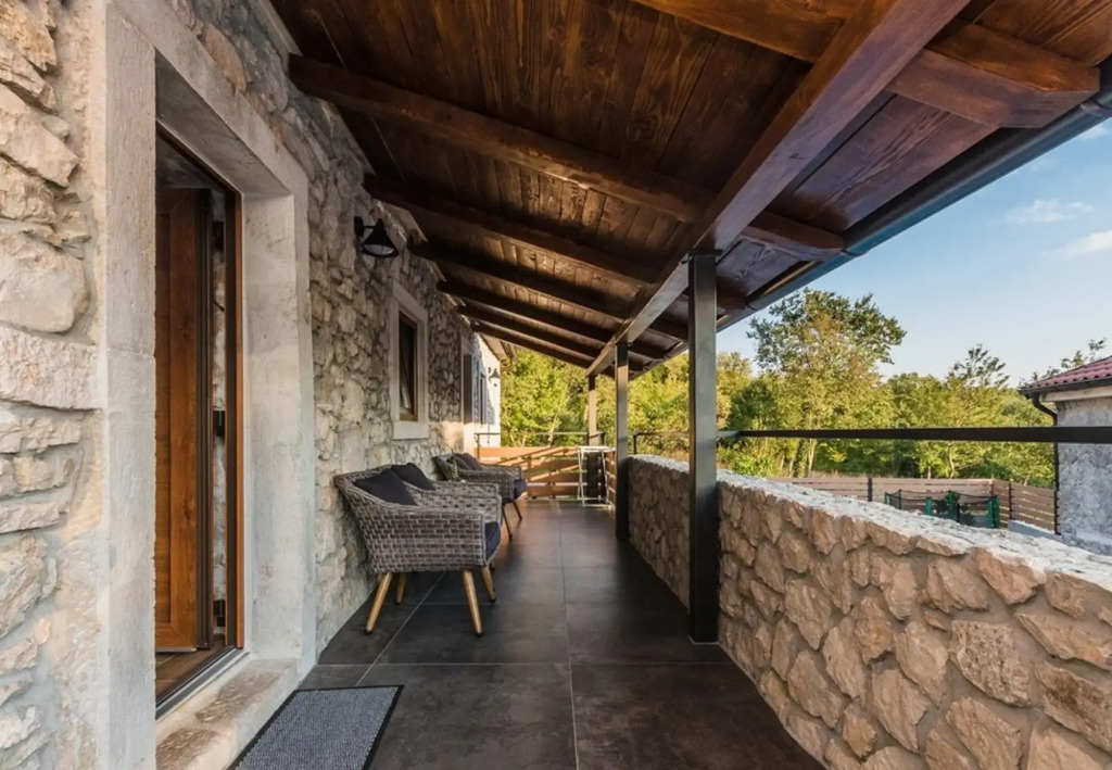 Leonarda - Luxury Stone House - H