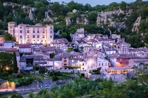 Domaine de Saint Cerice  en Ardèche Sud