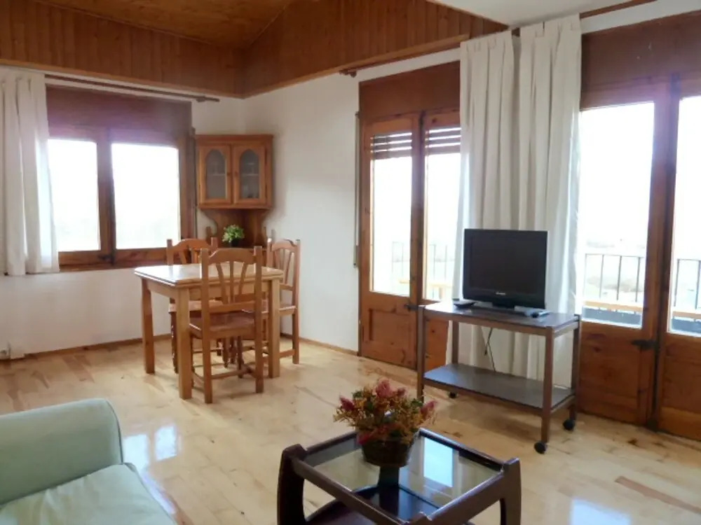 Apartment With 2 Bedrooms in Alp, With Balcony - 8 km From the Slopes