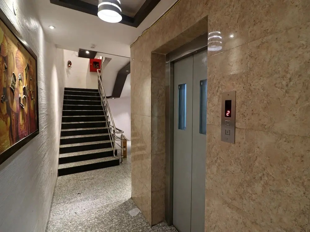 Capital O 18582 Hotel Heaven