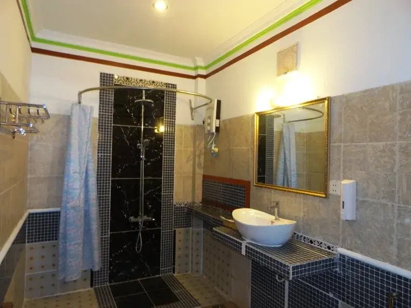 N4 Hotel