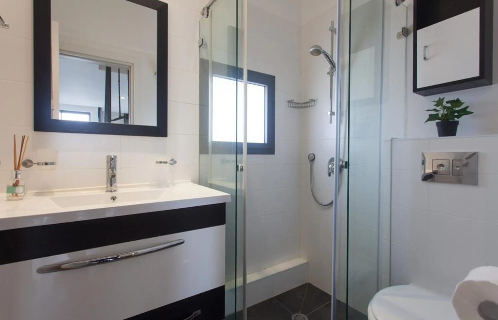 Luxury Penthouse 2 bed near Rothchild