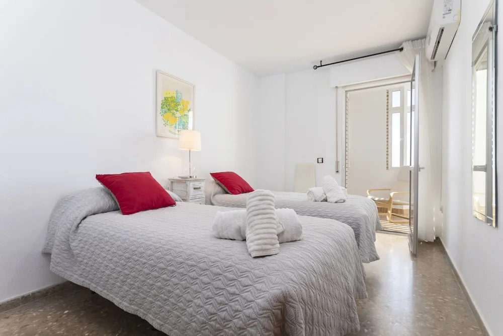 Rentcostadelsol Malaga-El Palo