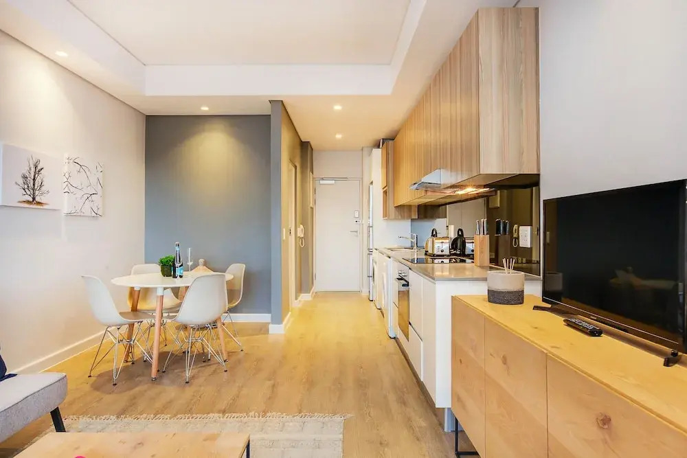 City View Balcony Apartment 908