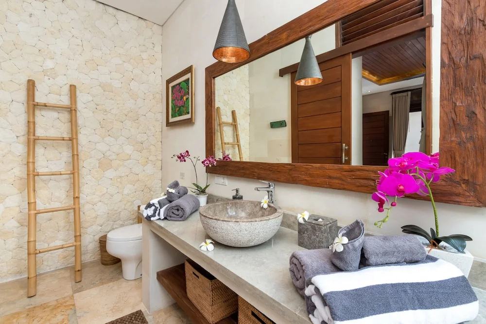 Villa Liang by Villa Finder