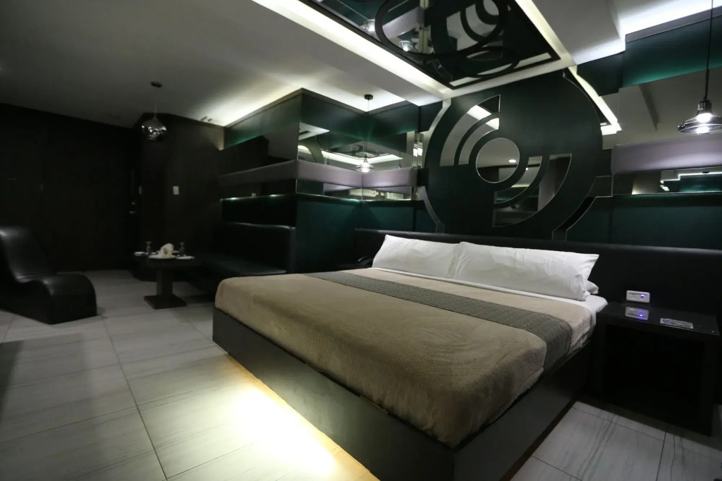 Victoria Court Suites - Pasig