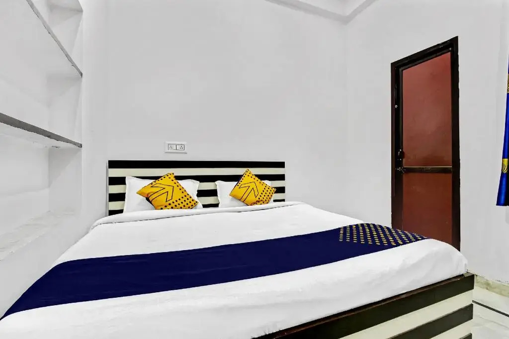 Shri Ganesh Guest House by OYO Rooms