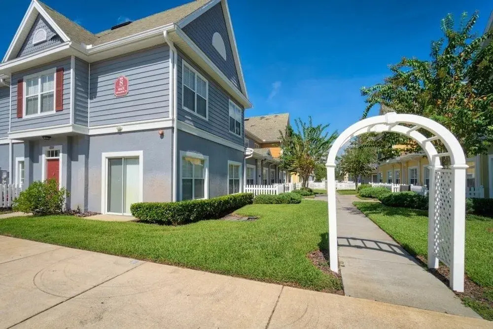 Seven Dwarfs Near Disney! Lots Of Space For 8! 3 Bedroom Townhouse