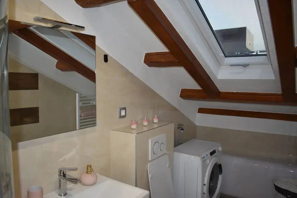 Dante Apartment