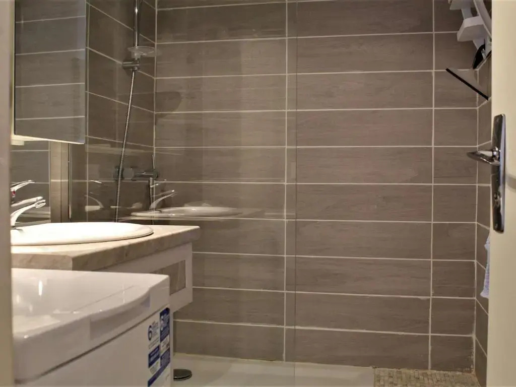 Appartement Risoul, 1 pièce, 4 personnes - FR-1-330-234