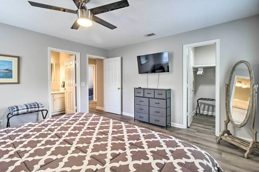 Ideally Located Luxe Beach House on Tybee Island