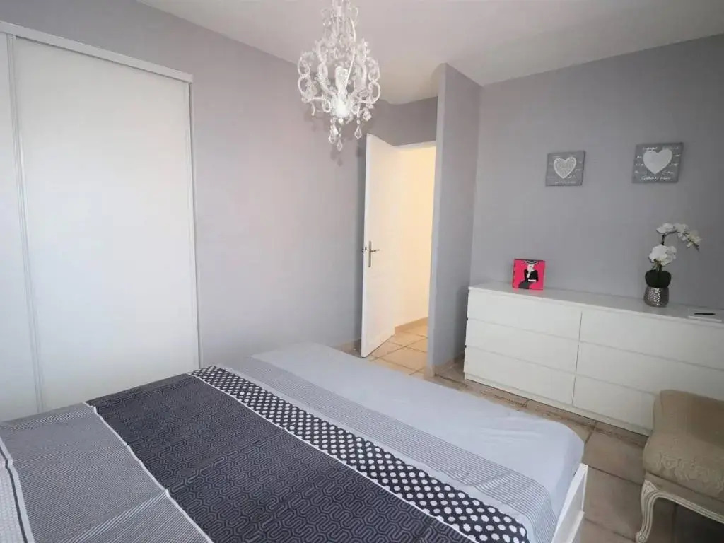 MAISON LE GRAU-DU-ROI, 5 PIèCES, 8 PERSONNES - FR-1-307-157