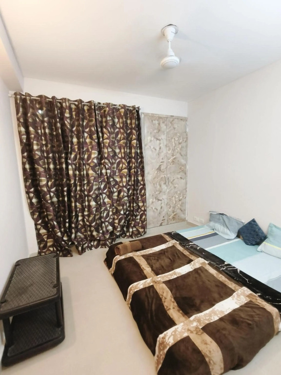 Zest-Noida ExpresswayS143-2BHK-Couple,Party and NRI friendly Place with Kitchen ,living room ,pick drop and car rental