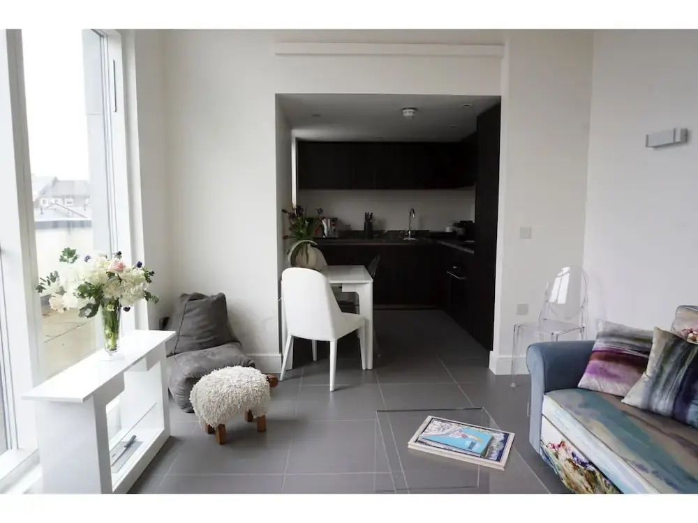 Modern, Spacious 2BR Flat in Oxford