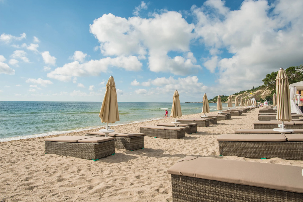 Effect Algara Beach Resort
