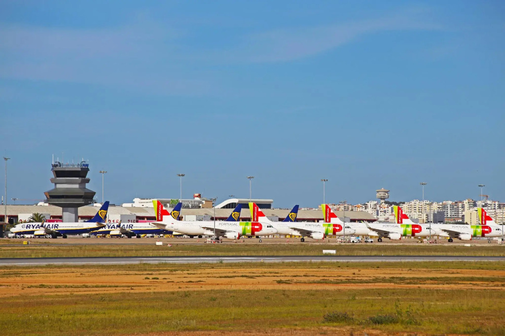 Faro Airport Flat 6 by Homing
