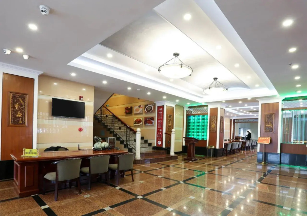 Riverside Hotel