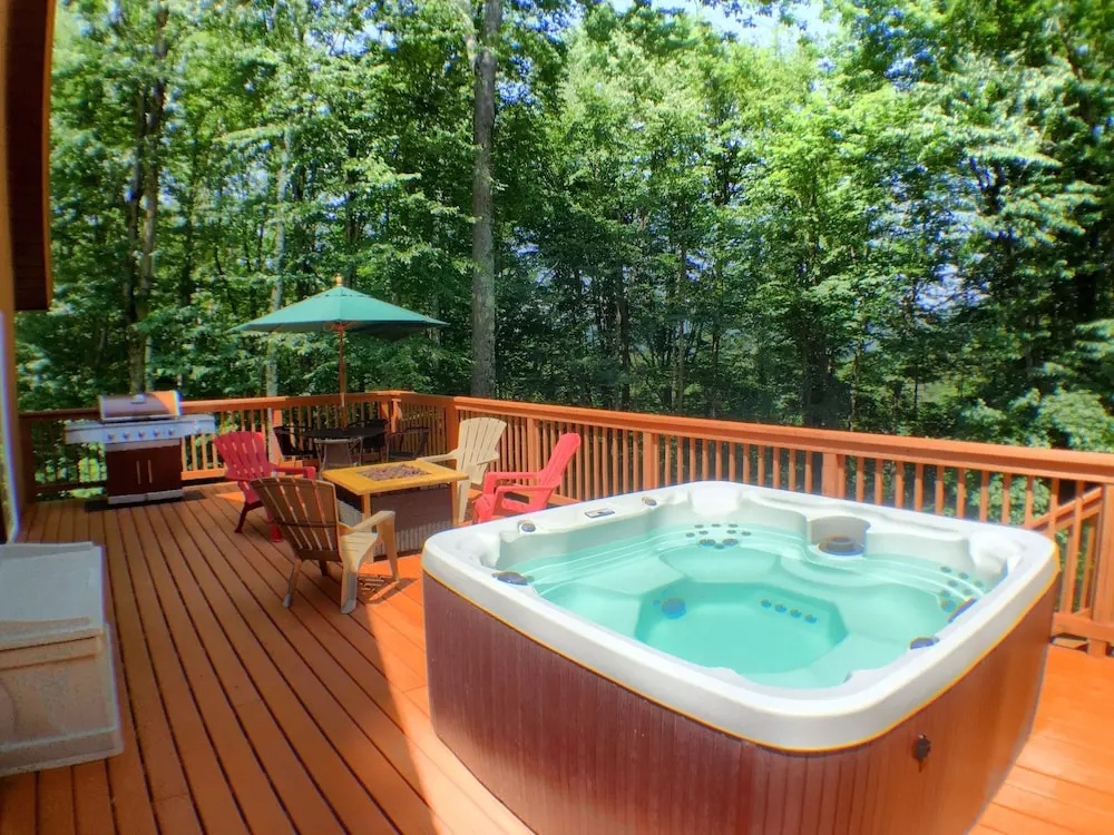 Tanglewood Vista At Killington: Great Group Ski Home Close To Mountain. Hot Tub. 5 Bedroom Home