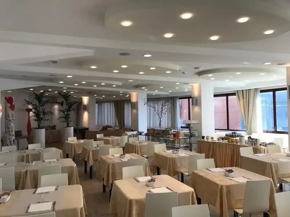 Hotel Caraibi - Breakfast Until 11-00 and Dinner-Mirabilandia Partner