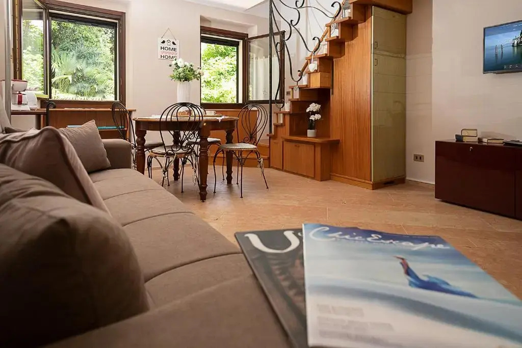 APARTMENT PERGOLANA 11 - Regarda Travel