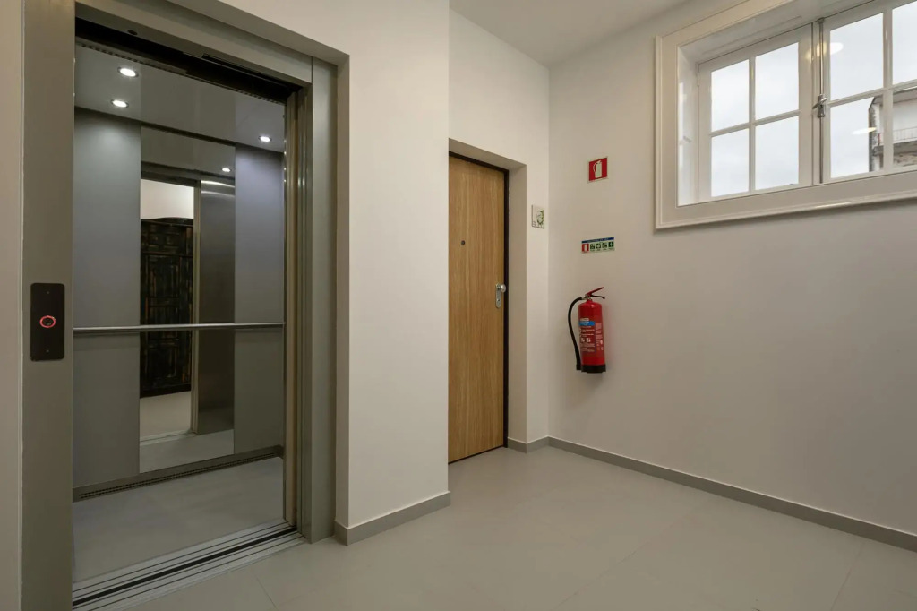 Ribeira das Casas Apt 2D by Homie