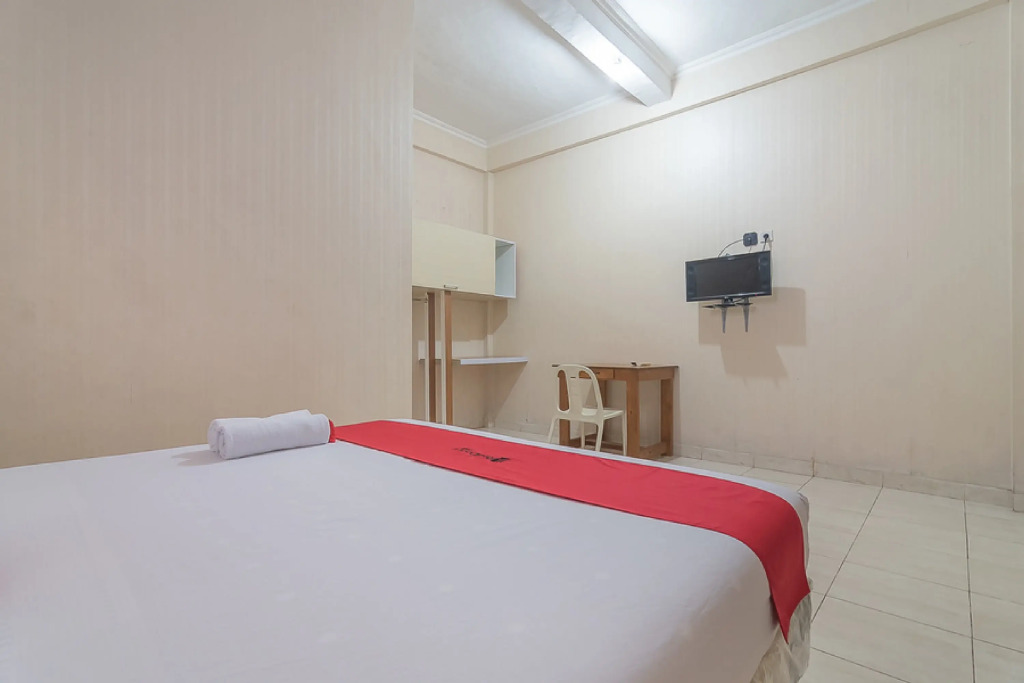 RedDoorz Syariah near Terminal Batu Ampar 2