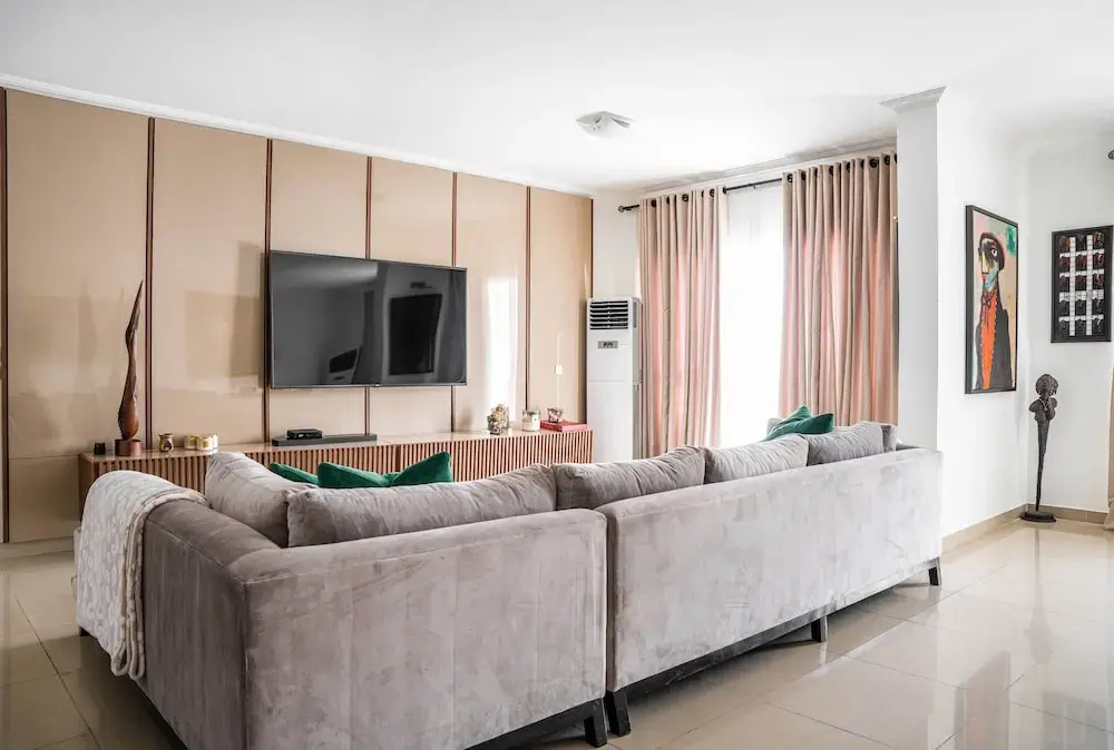 Urban Pumpkin 3-bedroom Apartment, Ikoyi