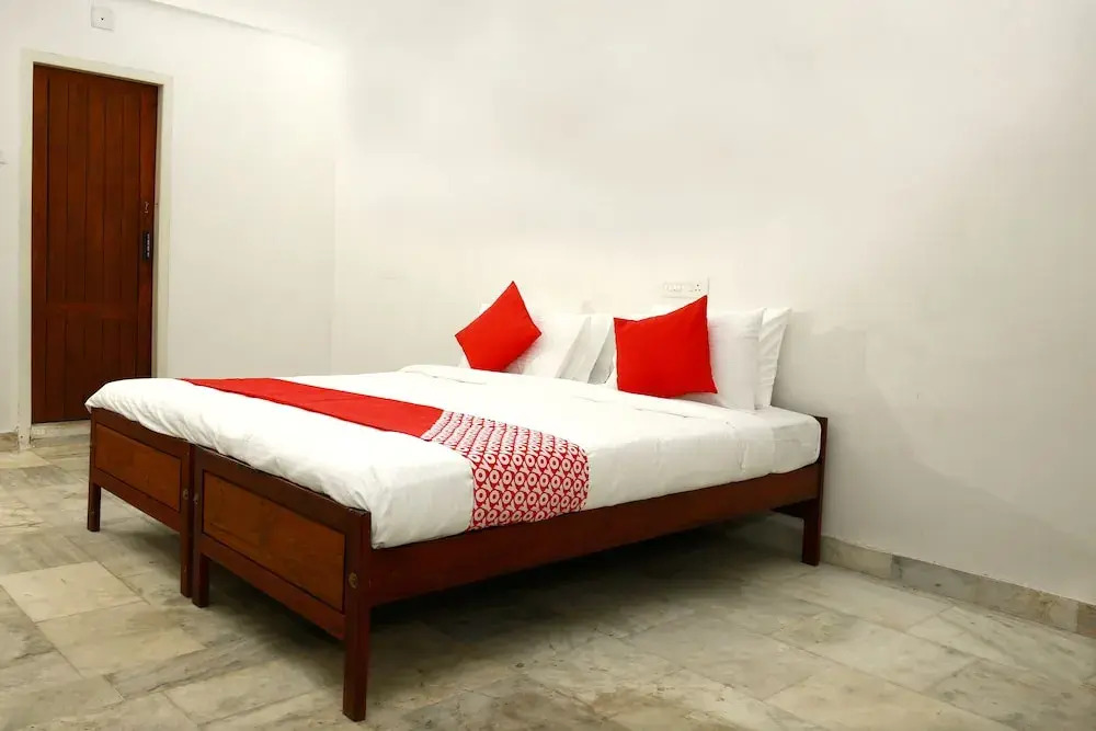 OYO 10259 Hotel Safa INN