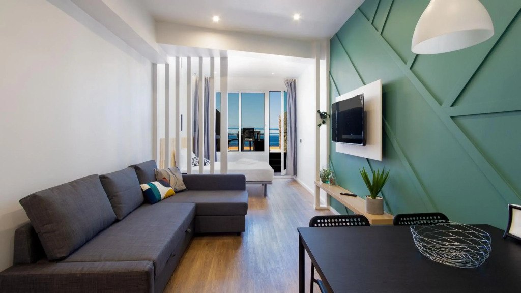 The Jolie - Apartments by the Ocean