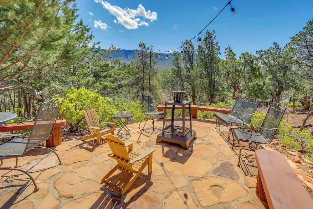 Hot Tub, Fire Pit & Deck: Chic Arizona Retreat