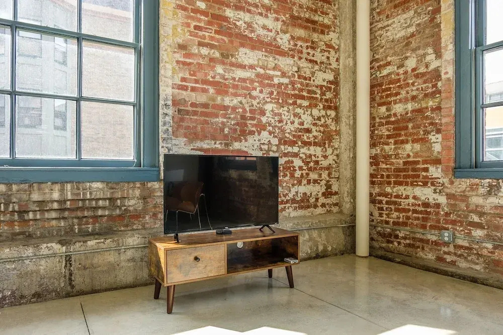 Spacious CLE Apartments by Frontdesk