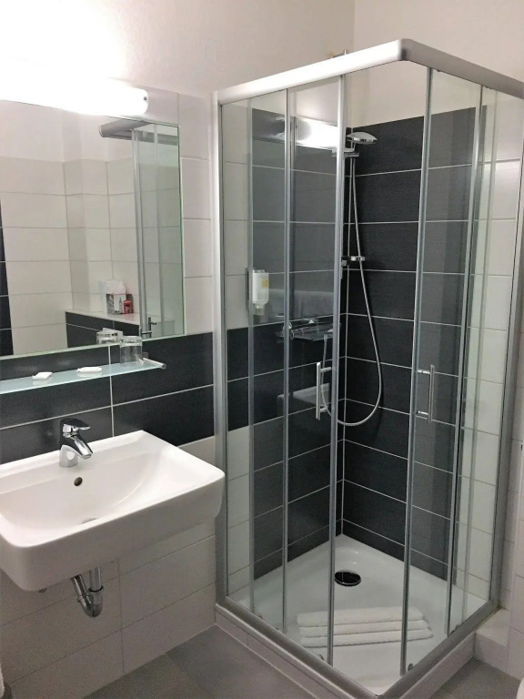 Hotel Stadt Hamburg am Fluss Saarbrücken