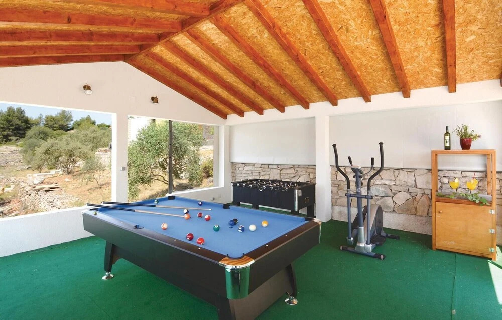 Amazing Home in Vela Luka With Wifi and 5 Bedrooms