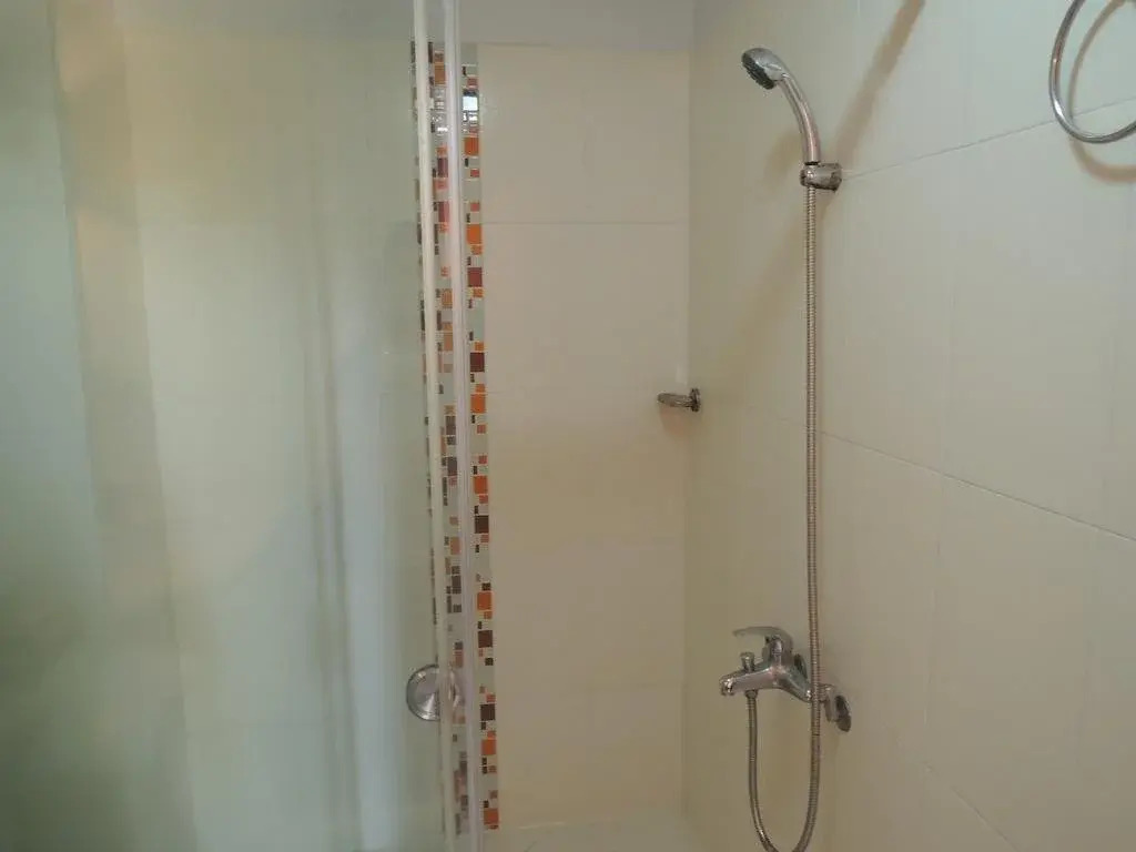 Danh Uy Hotel