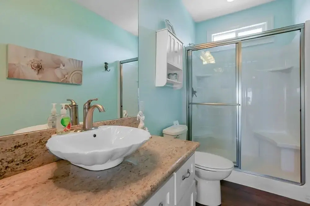 Miss Molly's 2 Bedroom Home by RedAwning