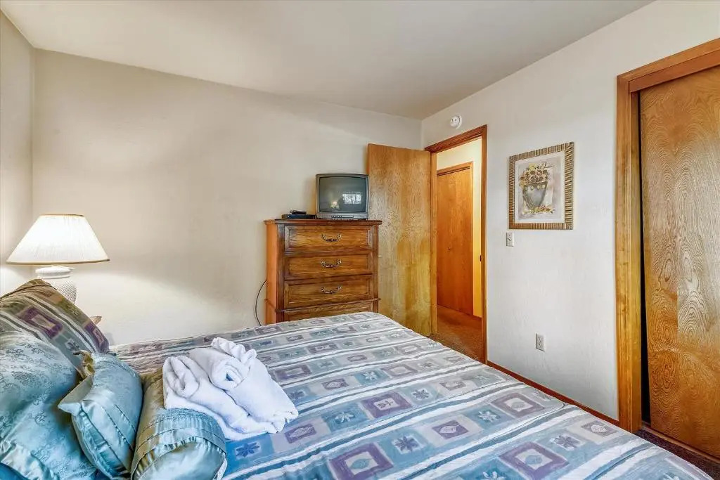 Close to Heavenly, Pet Friendly Steps to the River
