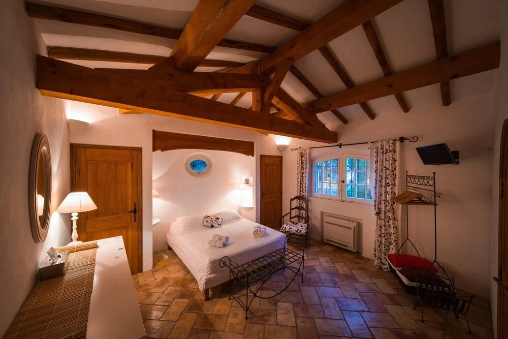 Villa with Spa, Pool and View of St Tropezs Gulf