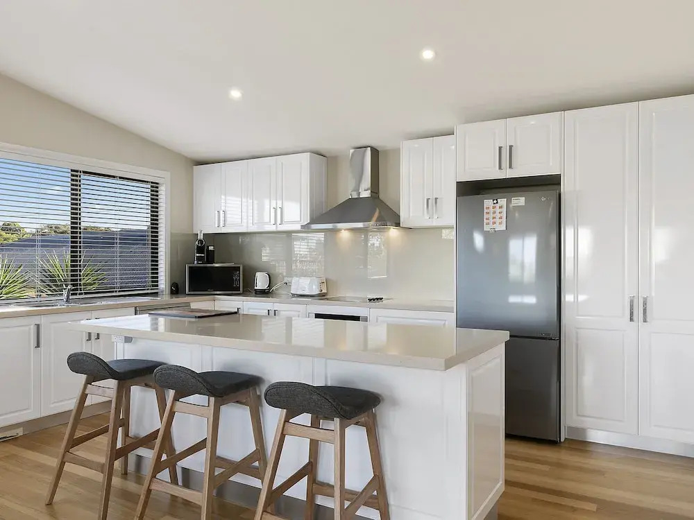 Summer Breeze - Free Wifi & Netflix Inlet Side Central Location