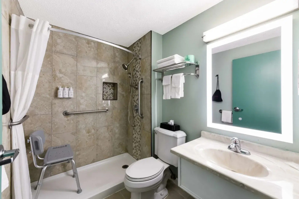 Baymont Inn & Suites by Wyndham